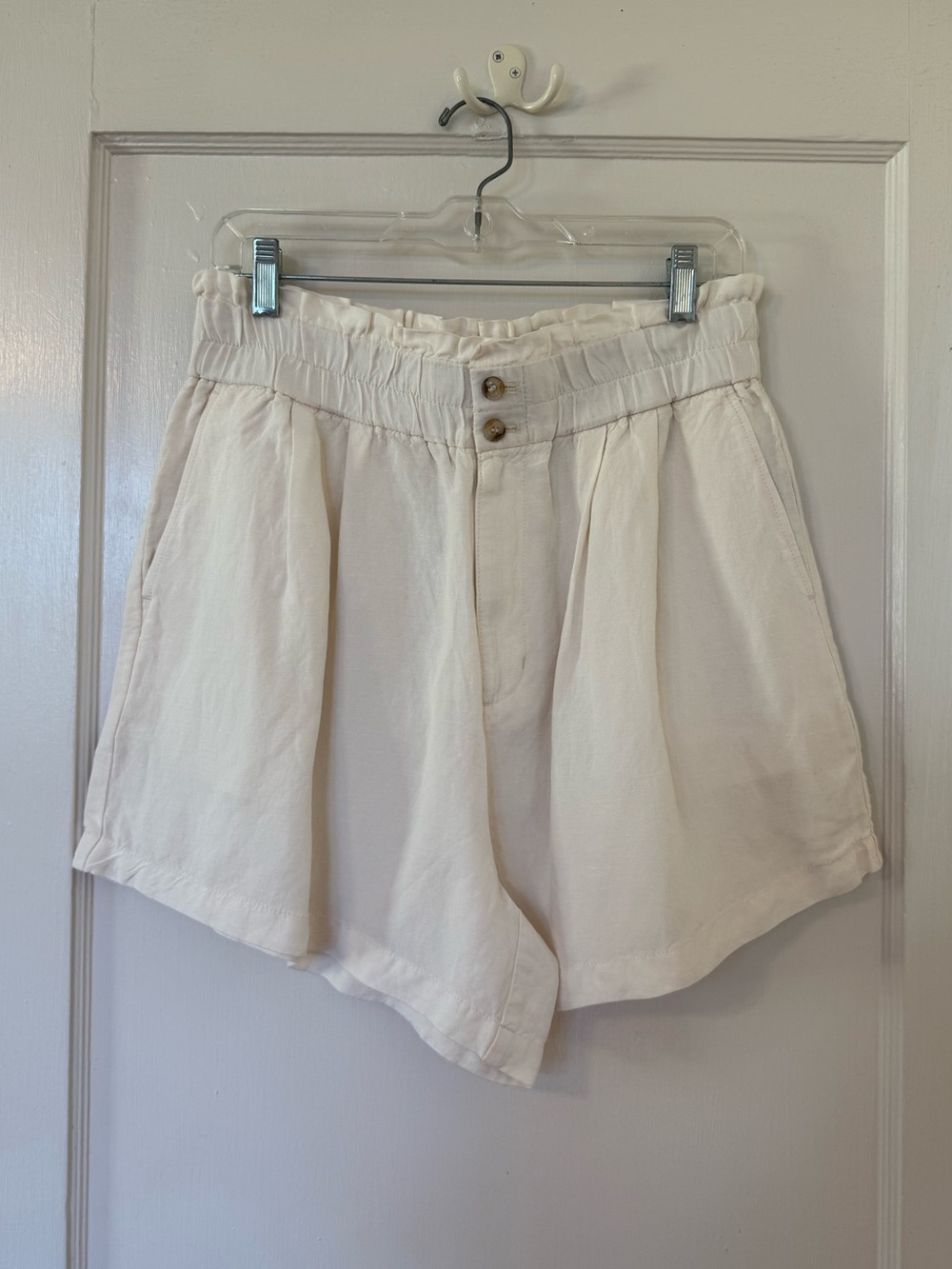 NWT Madewell Cream Colored Shorts - Size Medium